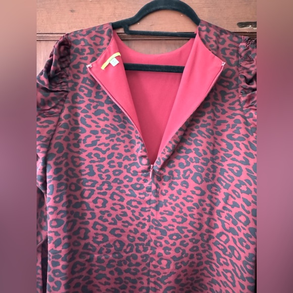 Women’s Gianni Bini Deep Red/Black Animal Print Blouse - Medium - Picture 2 of 5